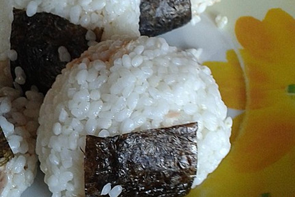 Onigiri mit Thunfisch - Mayonnaise - Füllung