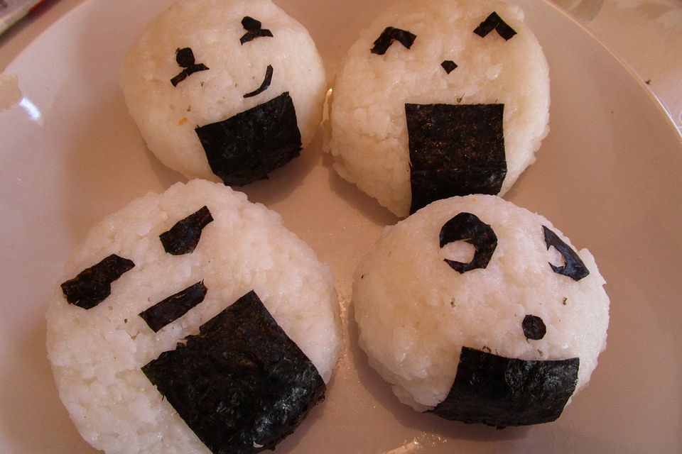 Onigiri mit Thunfisch - Mayonnaise - Füllung