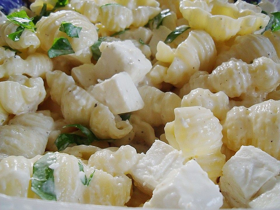 Nudelsalat mit Fetakäse und Rucola von xmas87| Chefkoch