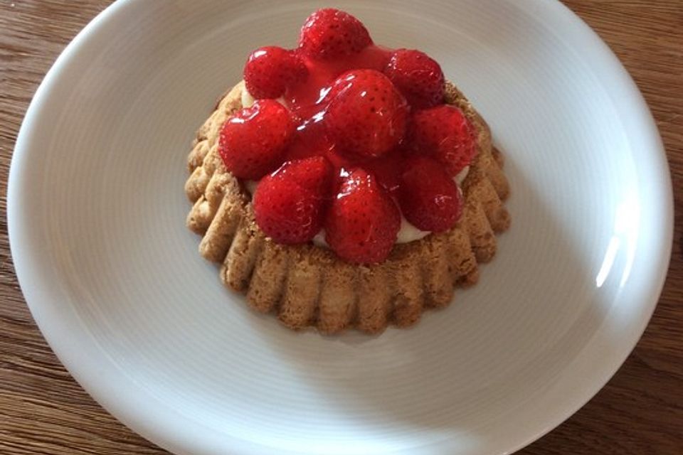 Fruchtige Torteletts mit Vanillepudding