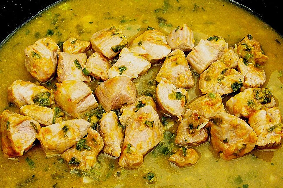 Spargel-Putenpfanne in Currysauce