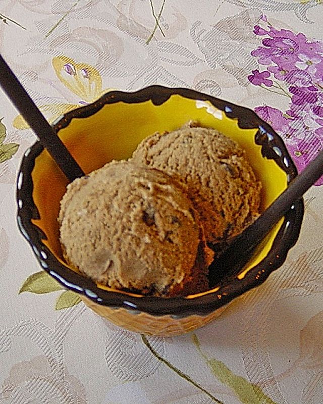 Mokka - Eiscreme mit Schokostückchen