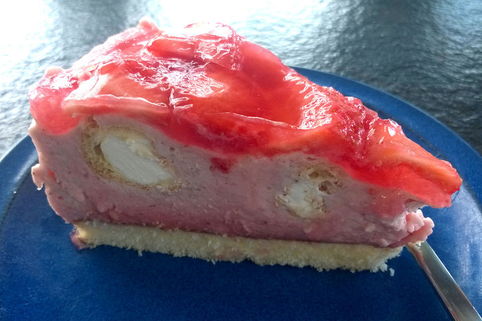 Windbeuteltorte mit Erdbeersahne