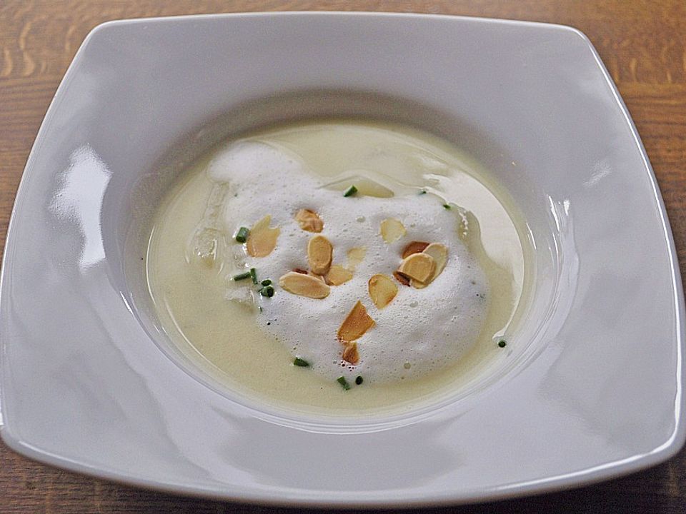 Einfache Spargelsuppe mit Milchschaum von inwong | Chefkoch