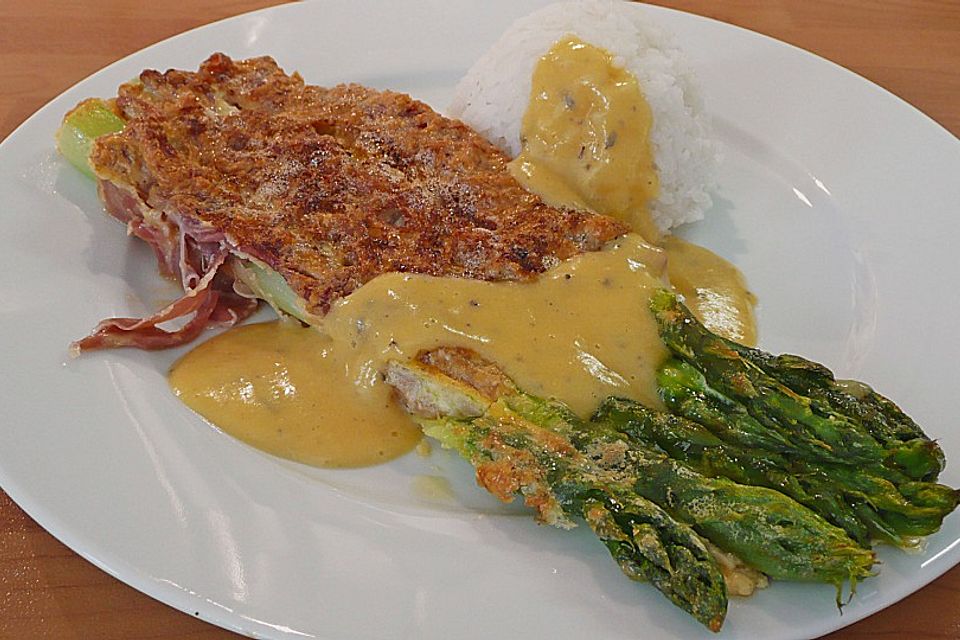 Spargel im Schlafrock mit Estragon-Schaumsauce