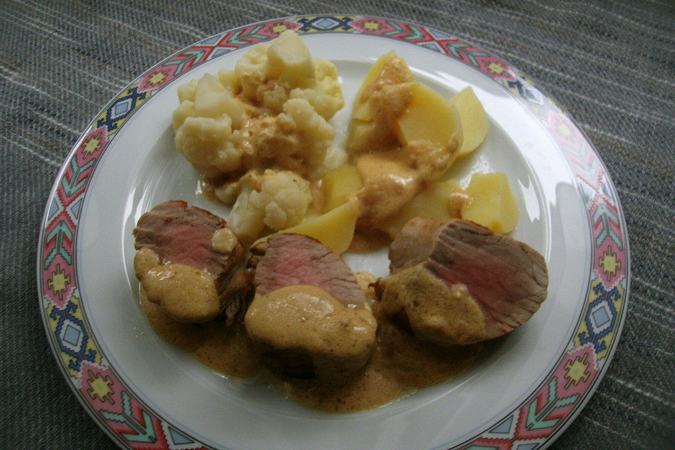 Schweinefilet mit Senf-Sahnesauce