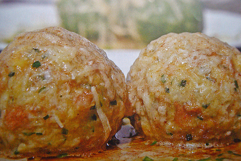 Südtiroler Käs- und Speckknödel