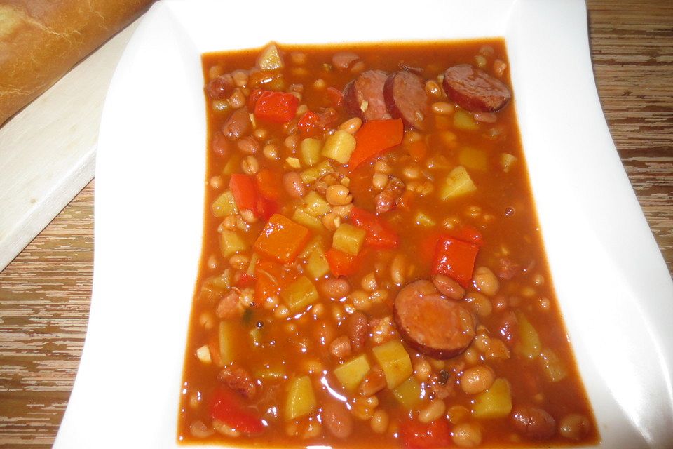 Judias con chorizo - spanischer Bohneneintopf