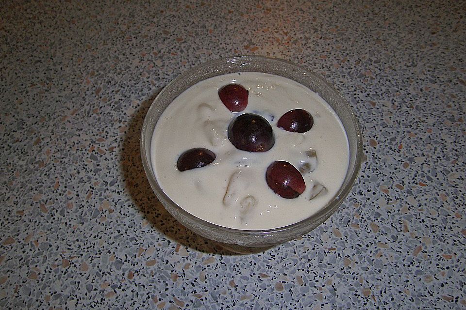 Joghurt - Zimtcreme mit Früchten