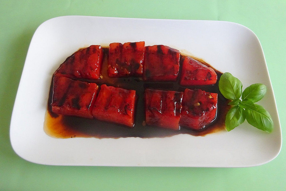 Gegrillte Wassermelone mit Balsamicoreduktion