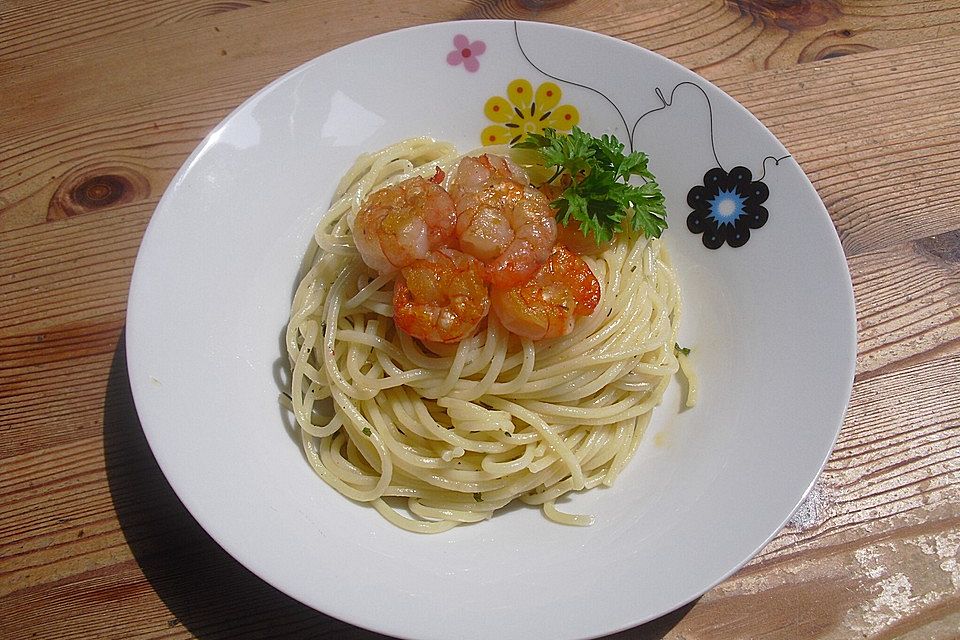 Zitronenspaghetti mit Kräutergarnelen