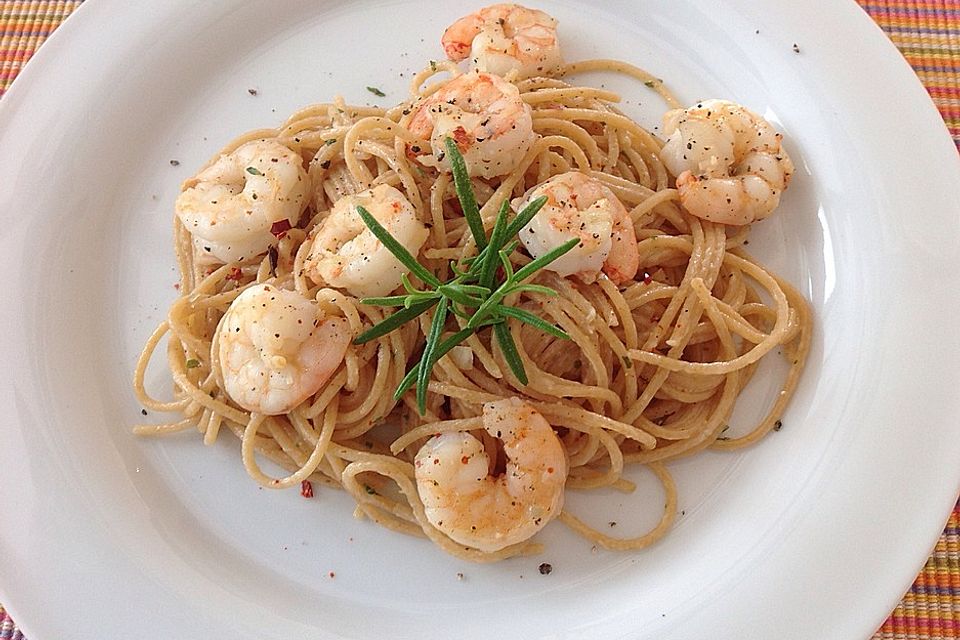 Zitronenspaghetti mit Kräutergarnelen