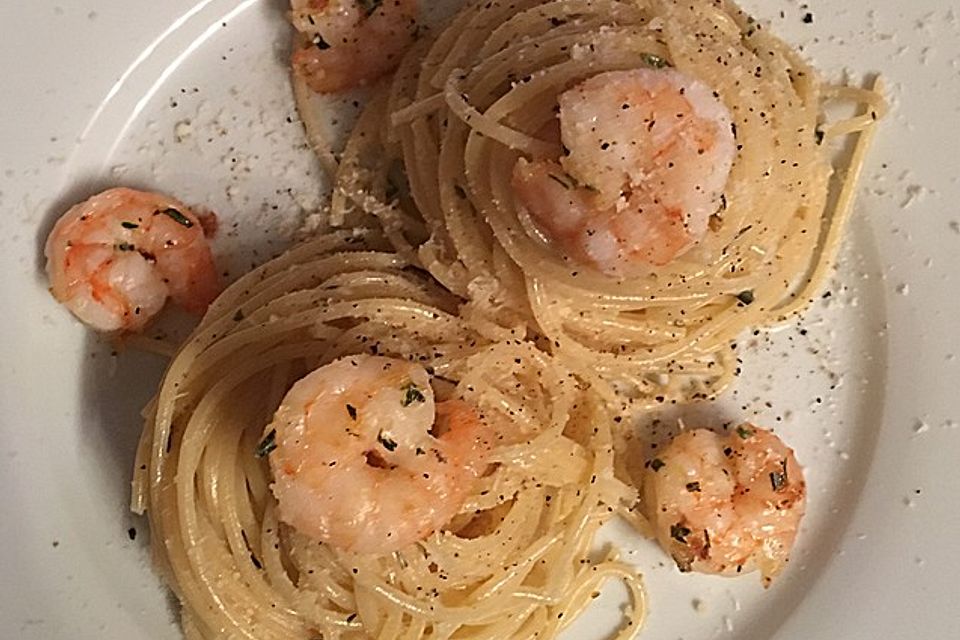 Zitronenspaghetti mit Kräutergarnelen