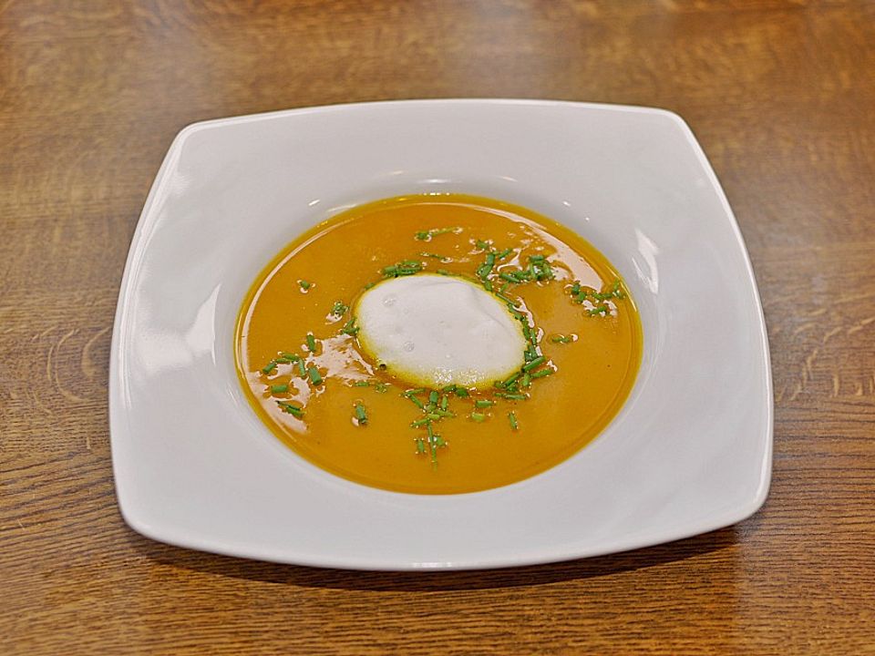 Möhrencremesuppe mit Räucherlachs von inwong| Chefkoch