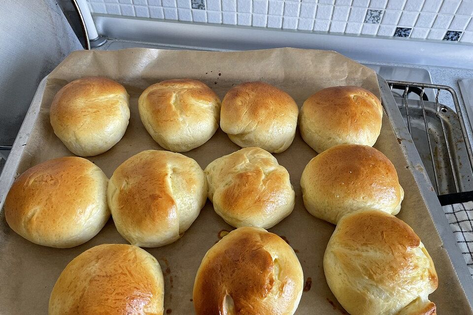 Weiche Brötchen in zig Varianten