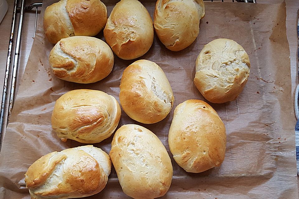 Weiche Brötchen in zig Varianten