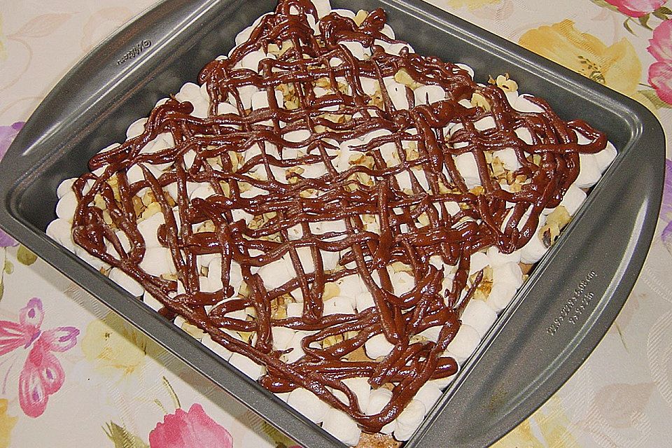 Brownies mit einem Marshmallows - Walnuss - Schoki - Topping