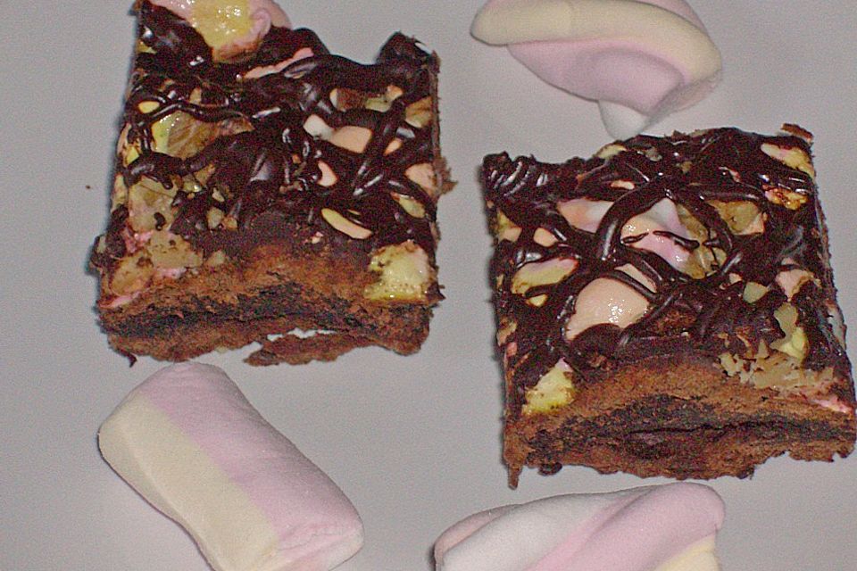 Brownies mit einem Marshmallows - Walnuss - Schoki - Topping