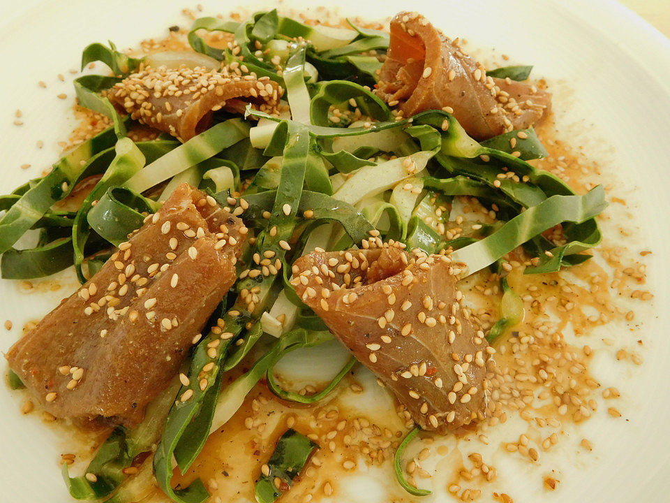 Marinierter Thunfisch auf Pak Choi Salat von Viniferia| Chefkoch