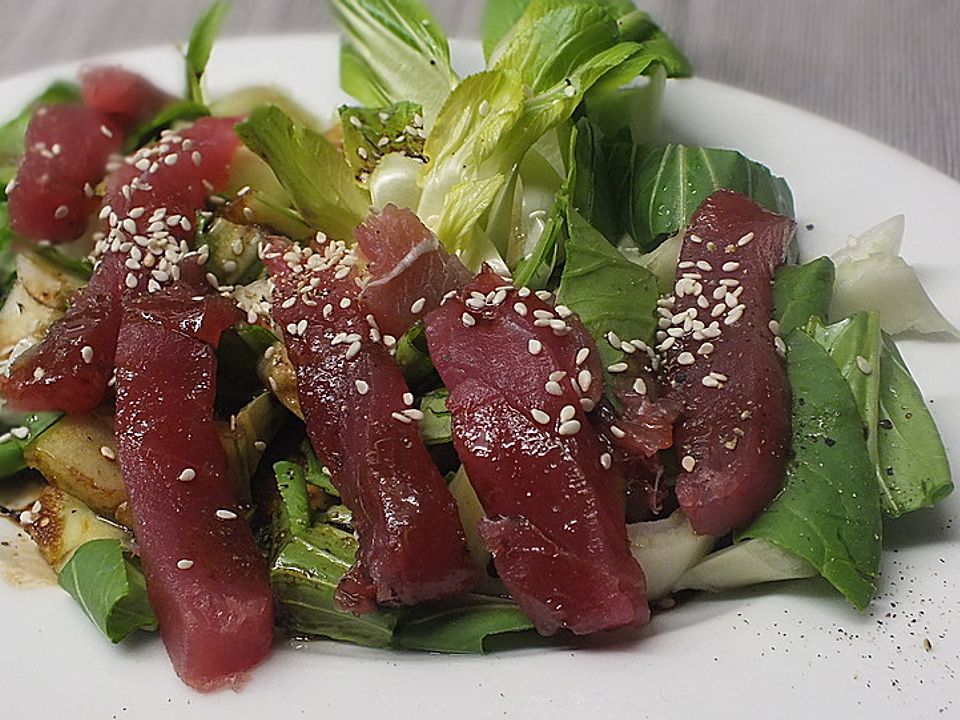 Marinierter Thunfisch auf Pak Choi Salat von Viniferia | Chefkoch
