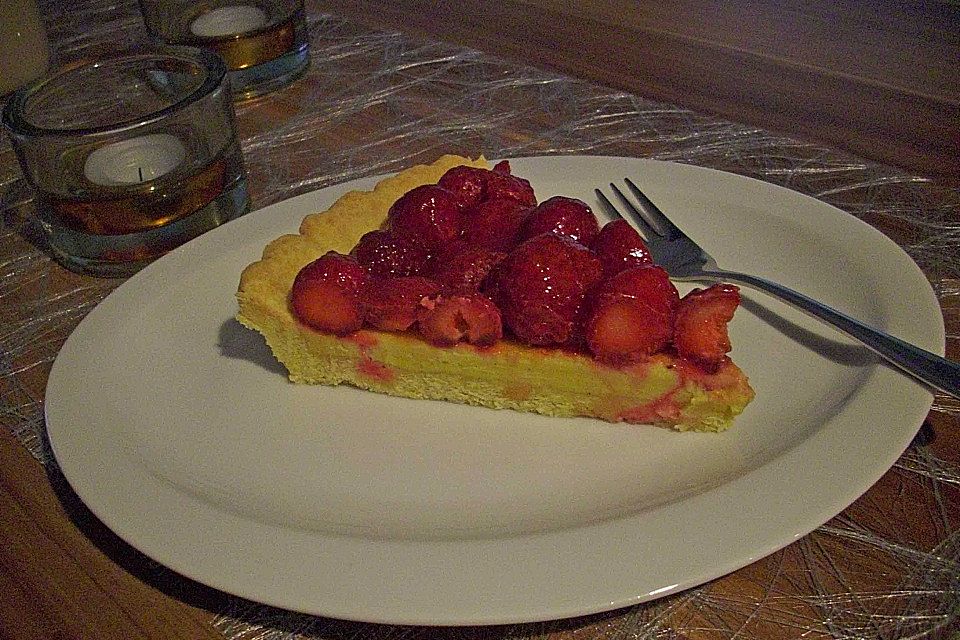 Erdbeertarte mit weißer Schokoladencreme