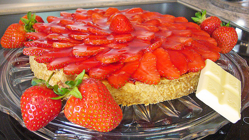 Erdbeertarte mit weißer Schokoladencreme von dashonigkuchenpferd