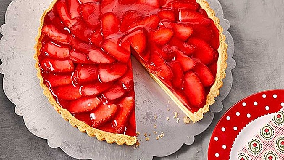 Erdbeertarte mit weißer Schokoladencreme von dashonigkuchenpferd