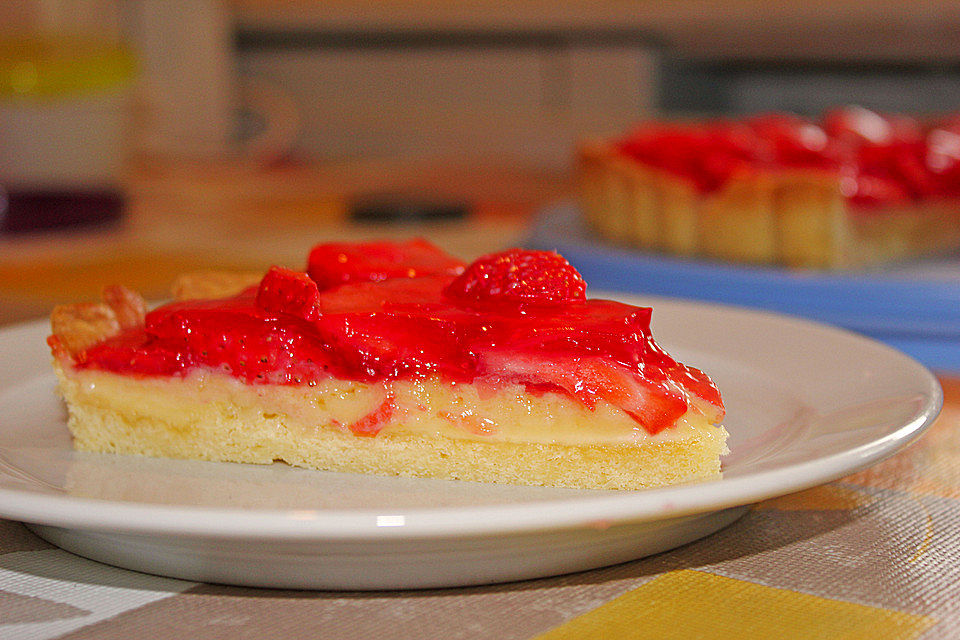 Erdbeertarte mit weißer Schokoladencreme