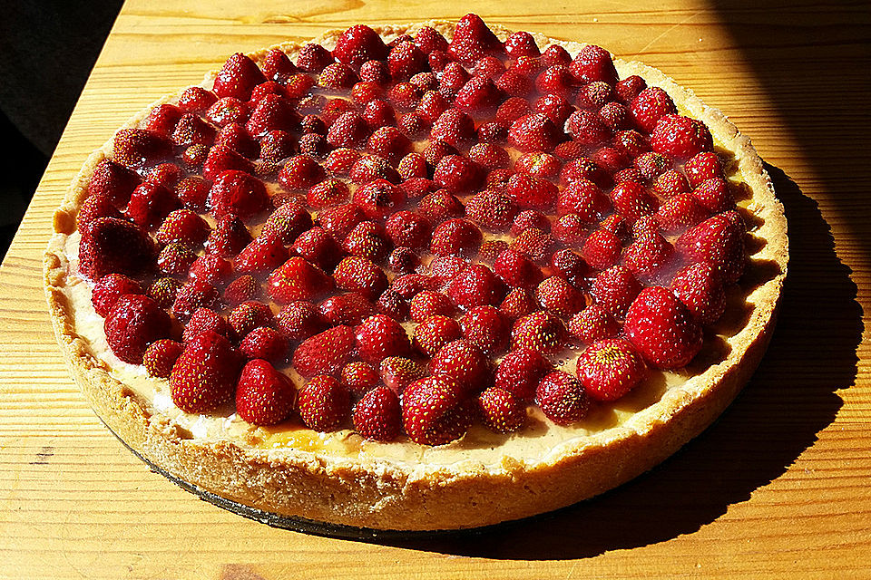 Erdbeertarte mit weißer Schokoladencreme