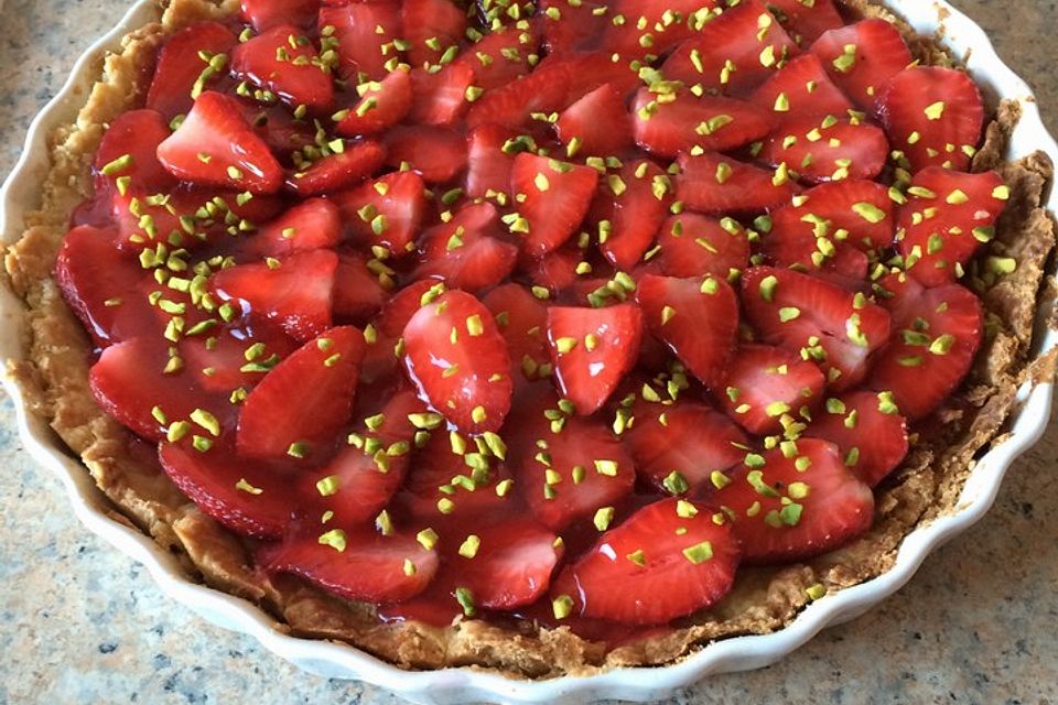 Erdbeertarte mit weißer Schokoladencreme