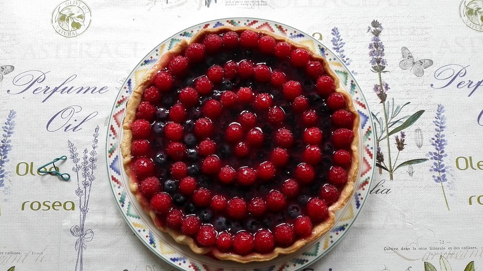 Erdbeertarte mit weißer Schokoladencreme von dashonigkuchenpferd