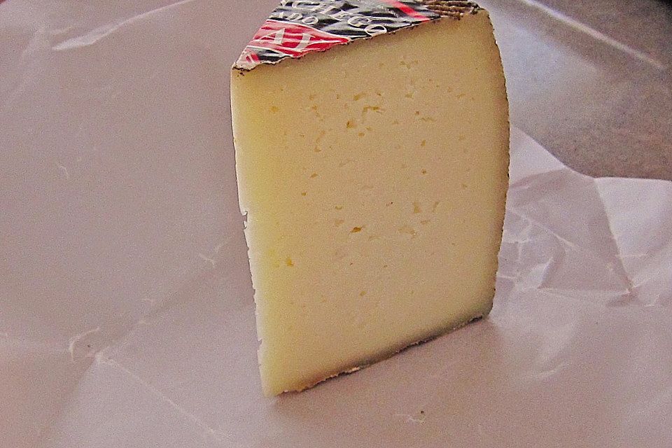 Spanischer Manchegokäse, eingelegt