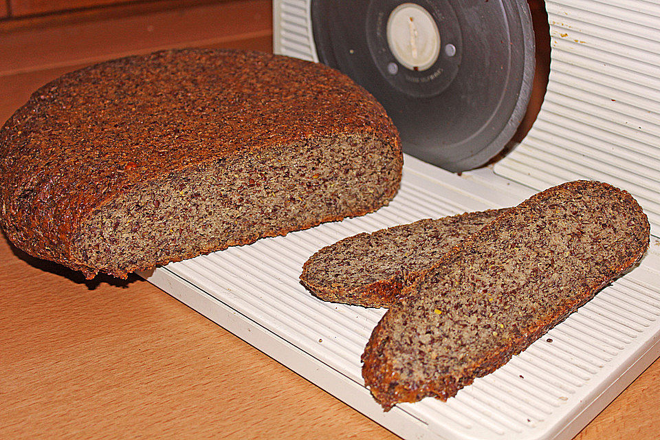 Low Carb Brot mit Leinsamen