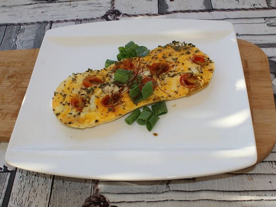 Omelette mit Käse, Tomaten und Basilikum von Vroniii__| Chefkoch