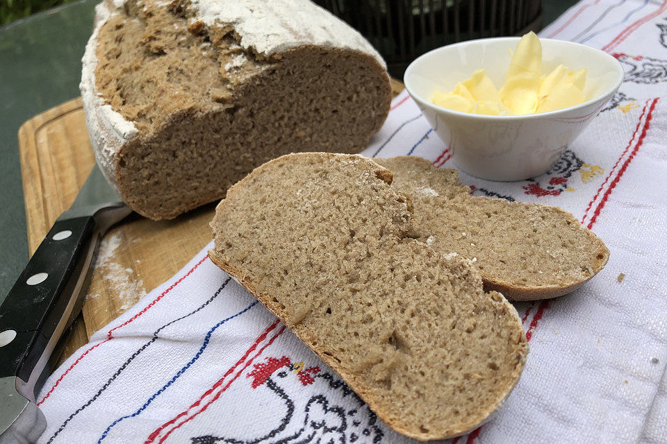 Einfaches Roggensauerteigbrot nach meiner Art