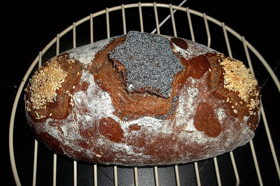 Einfaches Roggensauerteigbrot nach meiner Art