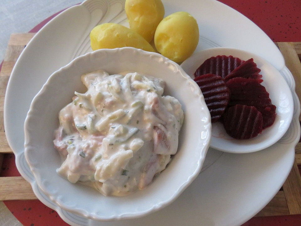 Matjessalat mit Schlagsahne und Joghurt von gerd-asmussen| Chefkoch