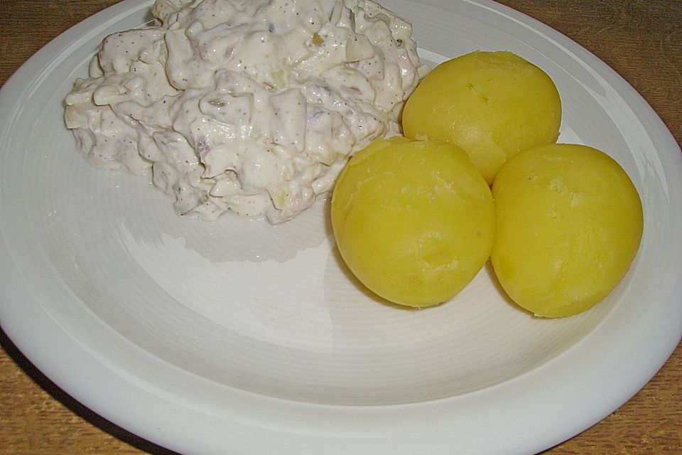 Matjessalat mit Schlagsahne und Joghurt