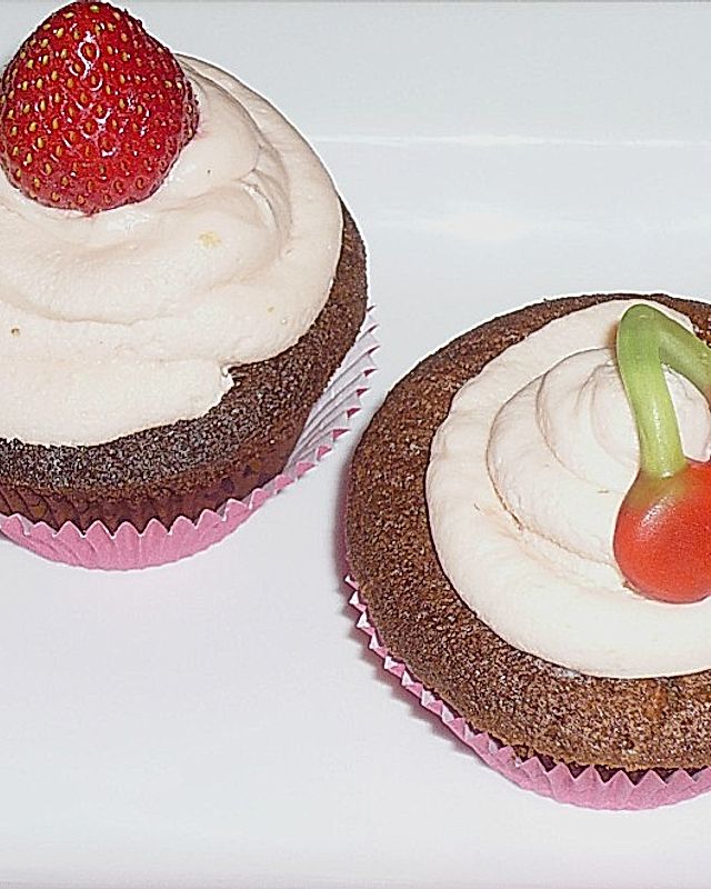 Schoko-Mandel Cupcakes mit Erdbeercreme