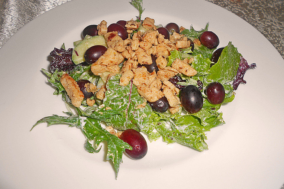 Hühnchen - Rucola - Gurken - Trauben Salat