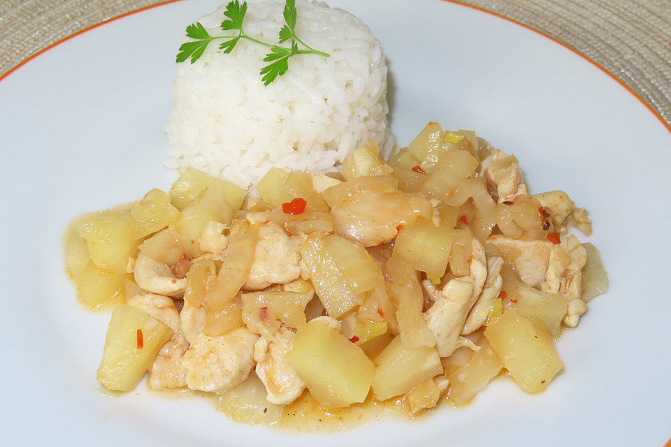 Wok - Pfanne mit Hähnchen, Fenchel, Ananas