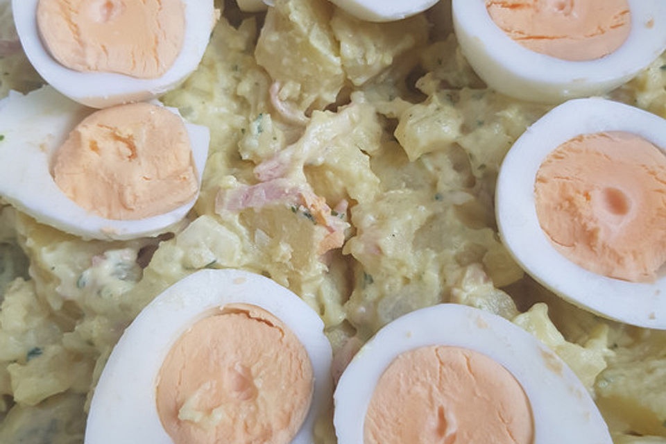 Kartoffelsalat nach Mutters Art mit Fleischsalat