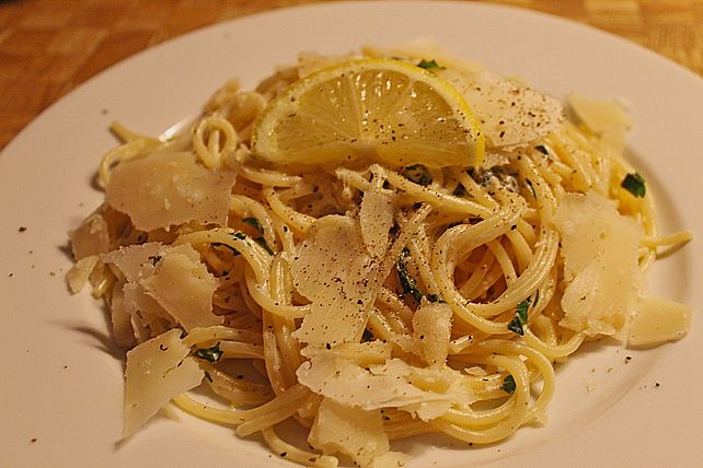 Spaghetti mit Zitronensoße von pralinchen| Chefkoch