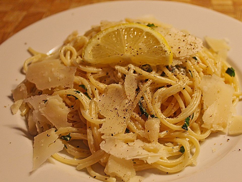 Spaghetti mit Zitronensoße von pralinchen| Chefkoch