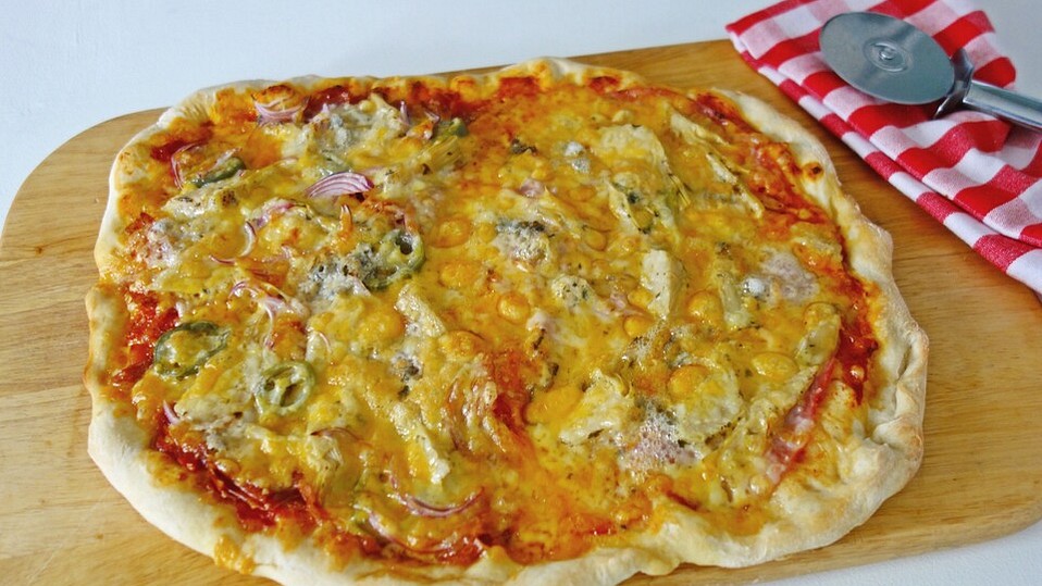 Pizzaboden - dünn und knusprig von skyworrier