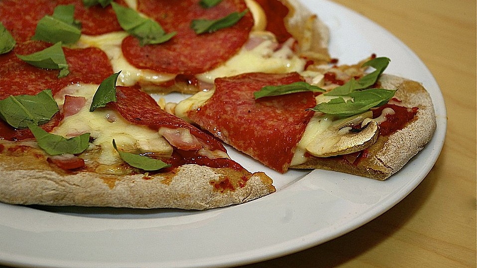 Pizzaboden - dünn und knusprig von skyworrier