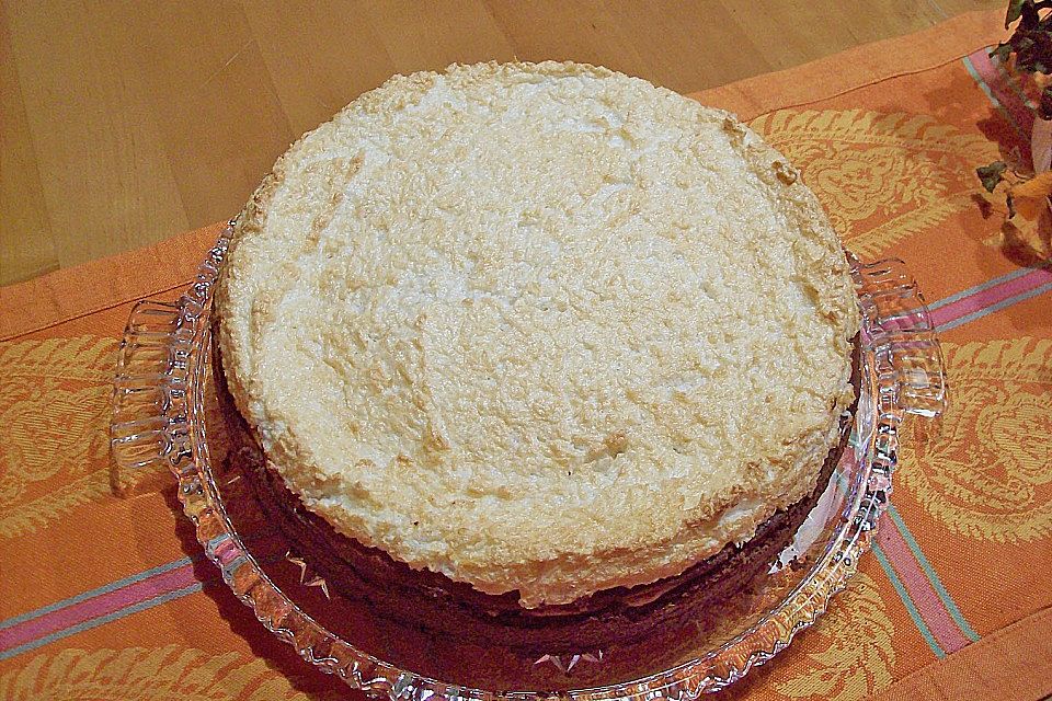 Chiaras Erdbeerkäsekuchen mit Kokosbaiser