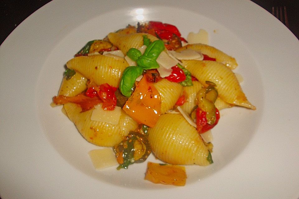 Conchiglie mit Röstgemüse