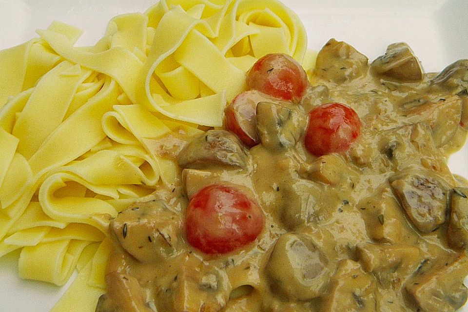 Frische Bandnudeln mit Champignon - Sahnesoße