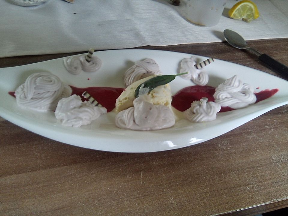 Vanilleeis mit heißen Himbeeren von Teddy01969| Chefkoch